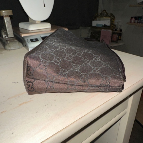 gucci new without tags canvas monogram cosmetic case - Picture 11 of 16
